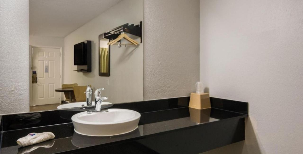 Motel 6 Irving - Loop 12 ภายนอก รูปภาพ