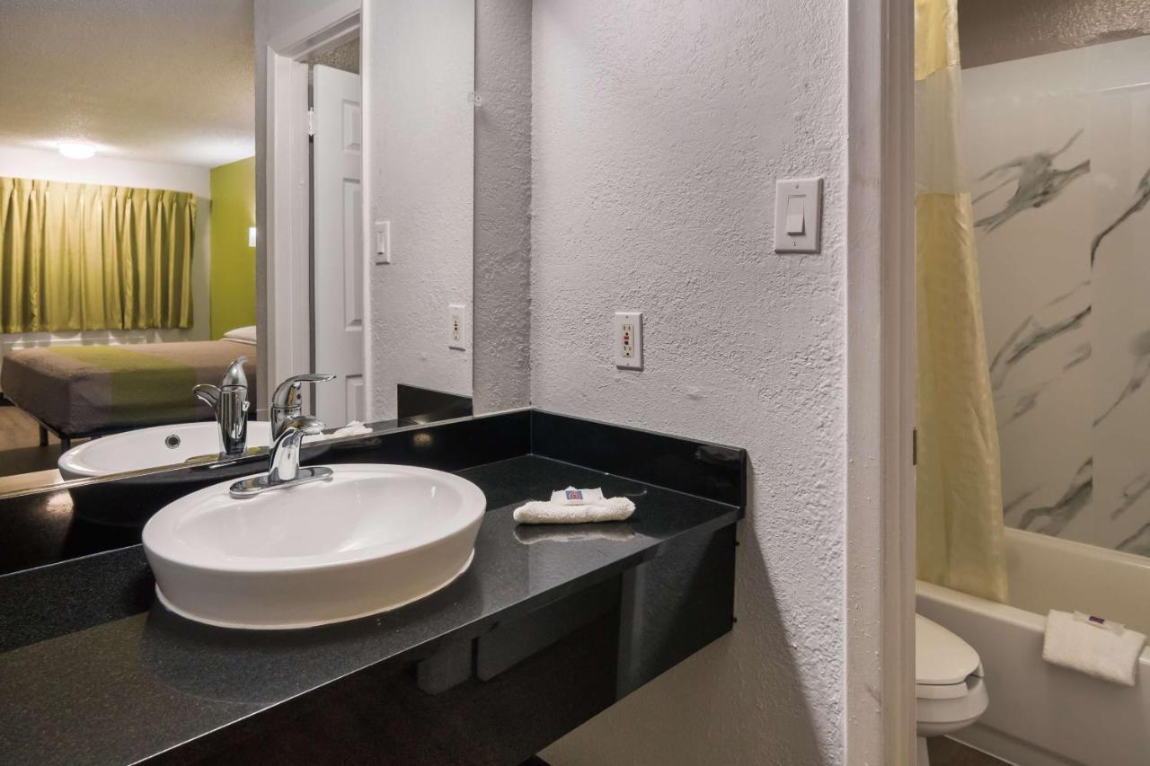 Motel 6 Irving - Loop 12 ภายนอก รูปภาพ
